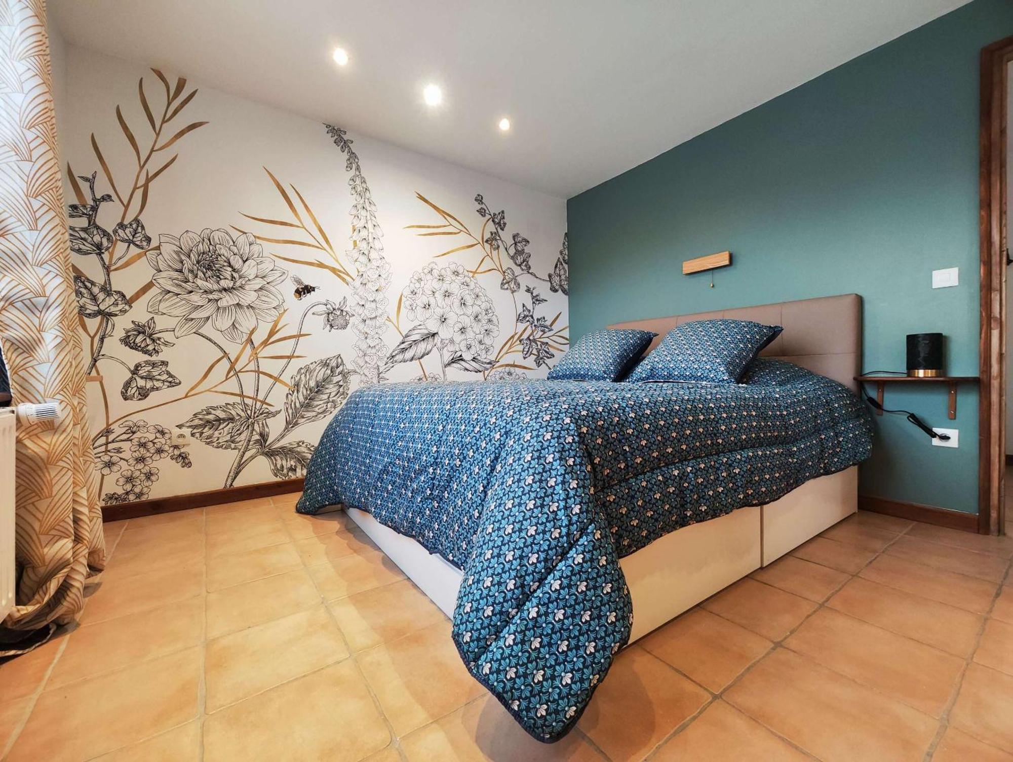 Gites les volets rouges d'Allonnes Allonnes  Chambre photo